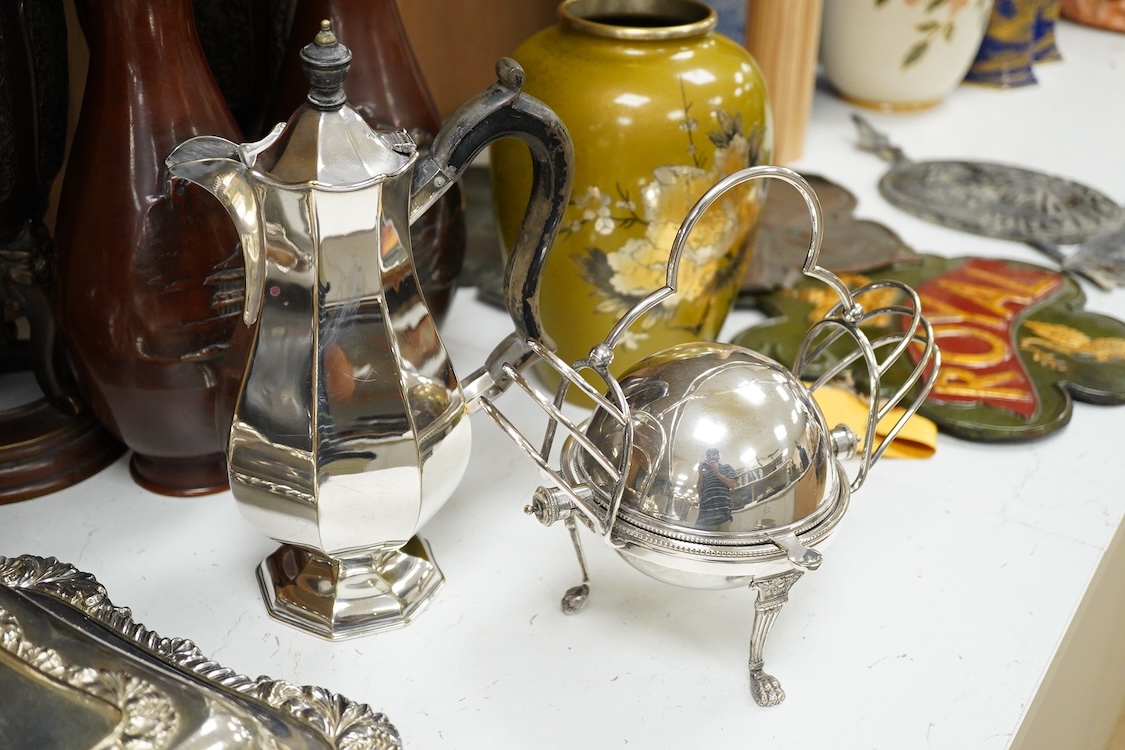 A quantity of plated wares to include two dishes and a cased set of six coffee bean spoons